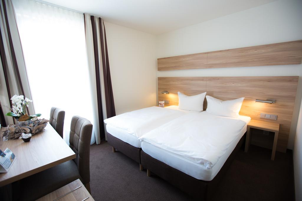 Hotel & Restaurant Rose Bietigheim-Bissingen Quarto foto
