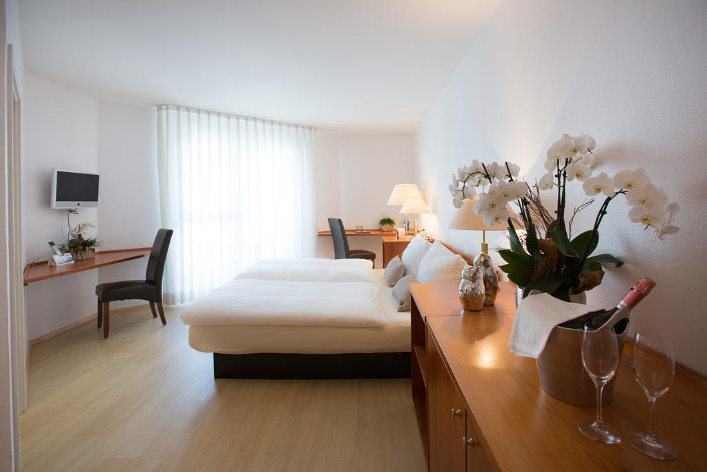 Hotel & Restaurant Rose Bietigheim-Bissingen Quarto foto